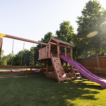 Mitosz Apartman Gyomaendrőd Buitenkant foto