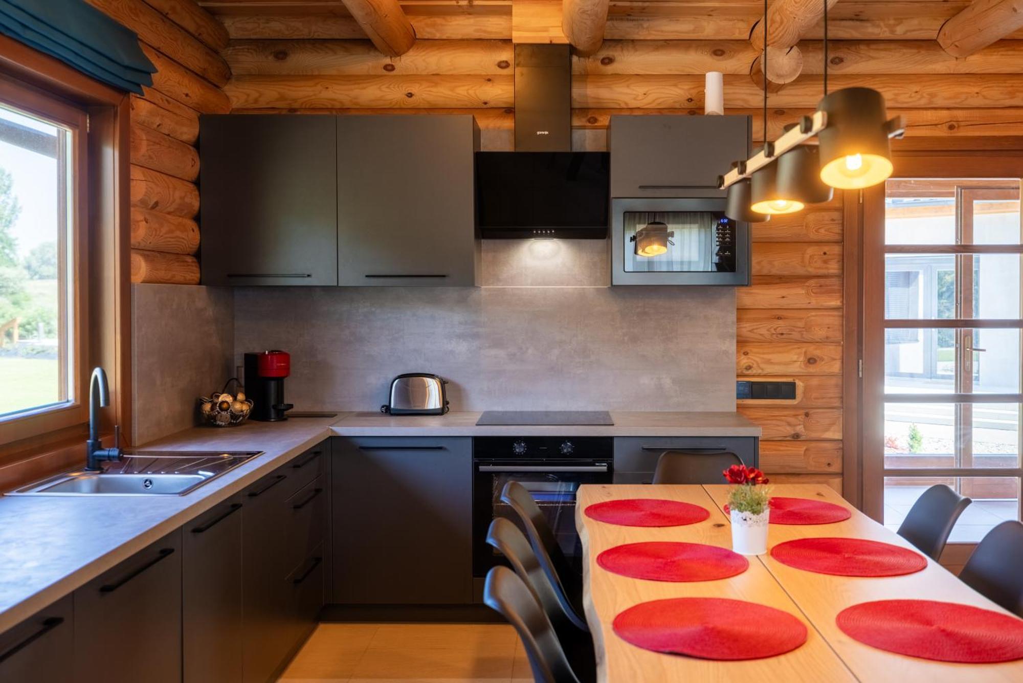 Mitosz Apartman Gyomaendrőd Buitenkant foto