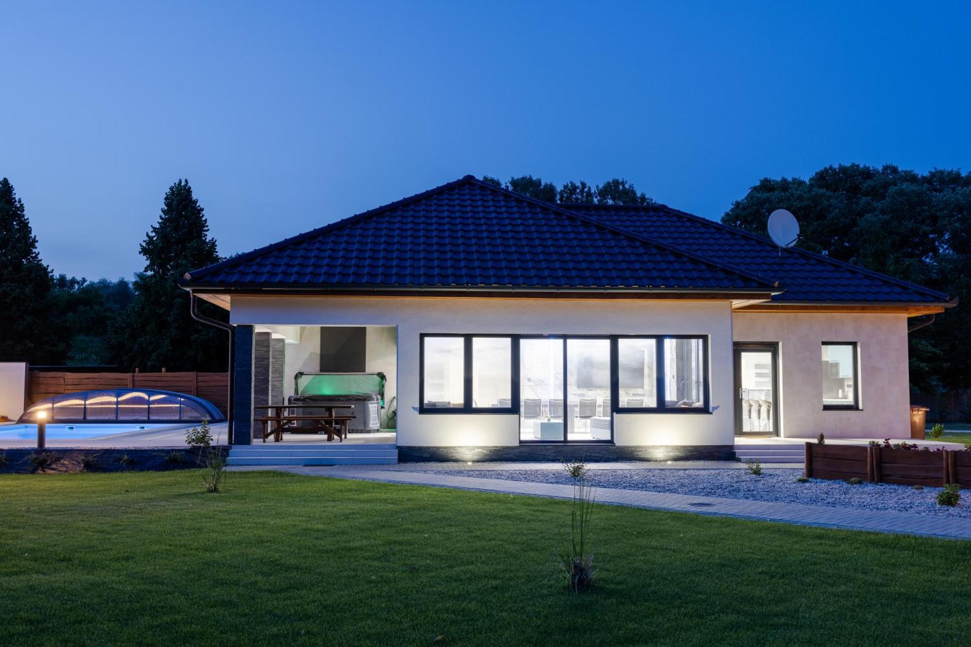 Mitosz Apartman Gyomaendrőd Buitenkant foto